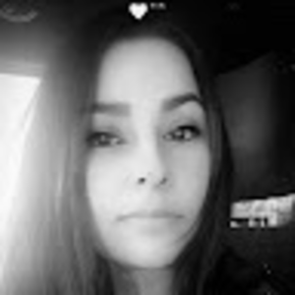 Meet your Posher, Pilar - Picture 1 of 1